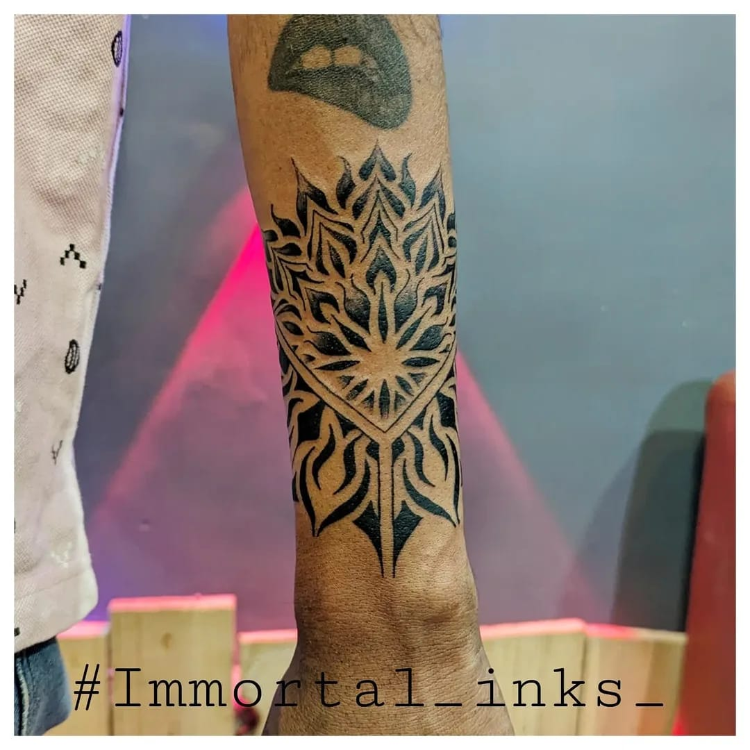 Traditional tattoo by Agustin