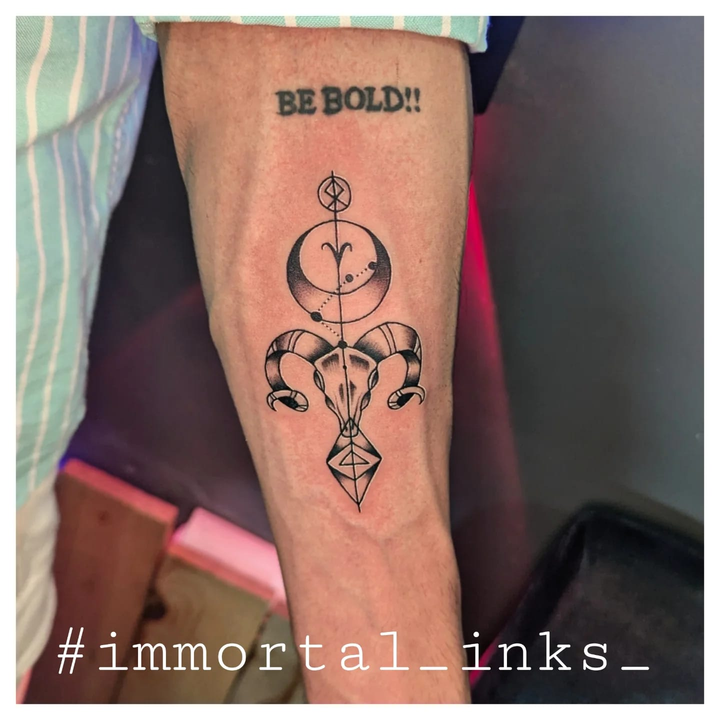 Minimal tattoo by Agustin